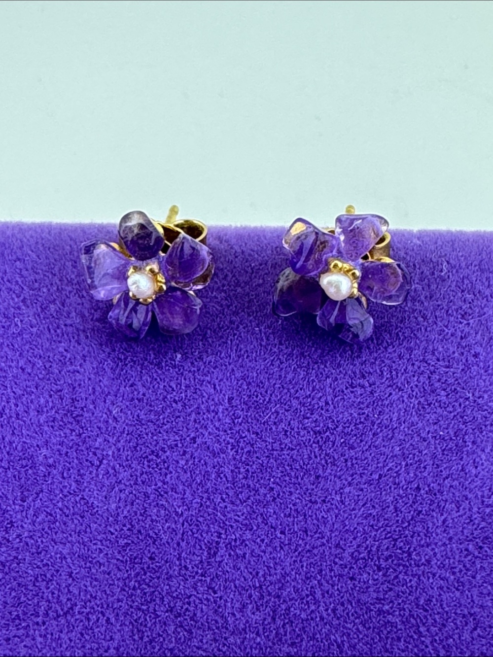 💛 Classic Gold Plated Amethyst Chip Flower Stud Earrings with Pearl Centre